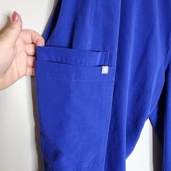 Figs 2 Piece Scrub Set Leon Three Pocket Top Axim Cargo Pants Men's Sz XXL Blue - Picture 15 of 16